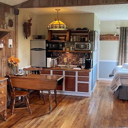 Bourbon Trail Cabin On The Farm 로렌스버그 외부 사진