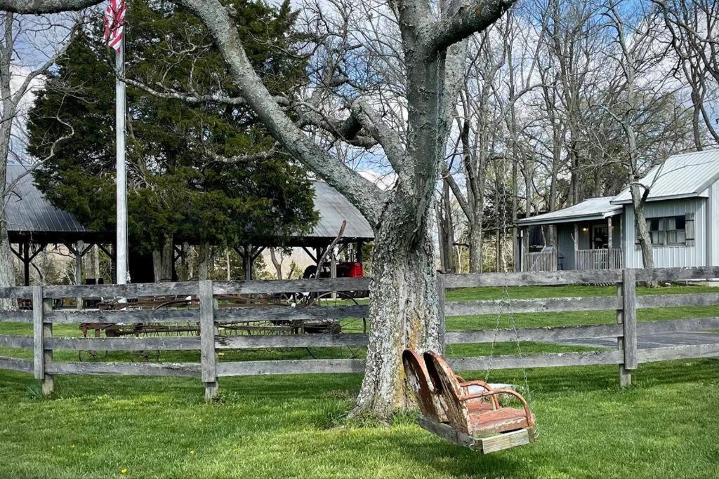 Bourbon Trail Cabin On The Farm 로렌스버그 외부 사진