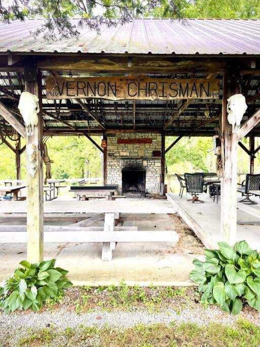 Bourbon Trail Cabin On The Farm 로렌스버그 외부 사진