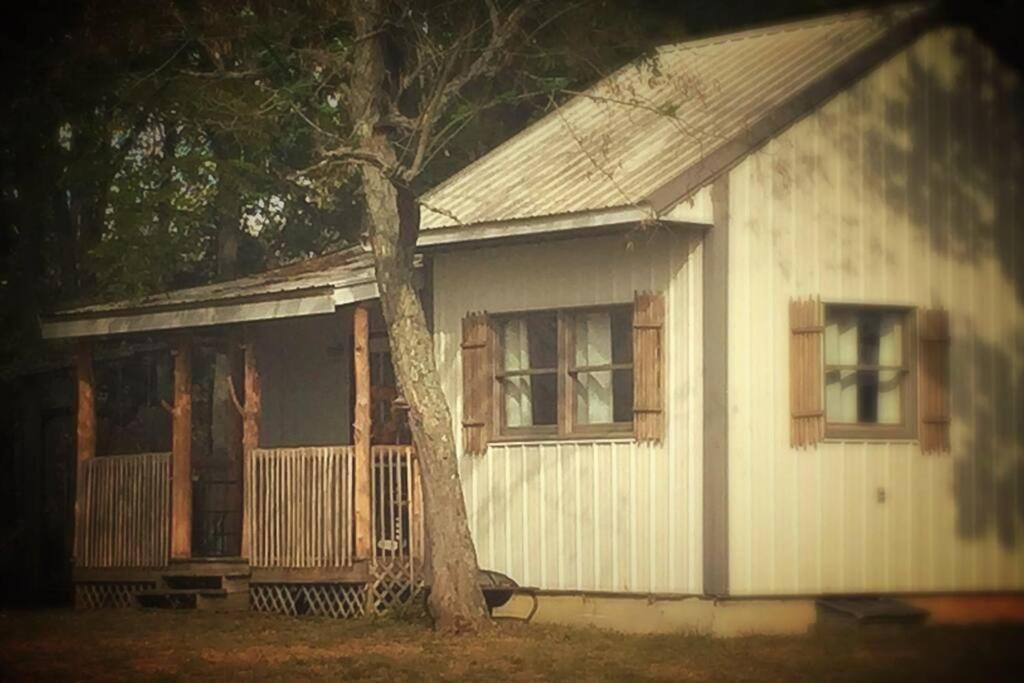 Bourbon Trail Cabin On The Farm 로렌스버그 외부 사진
